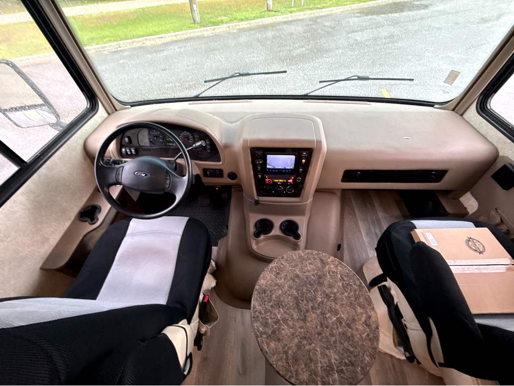 2016 FOREST RIVER GEORGETOWN 328TS - Image 32