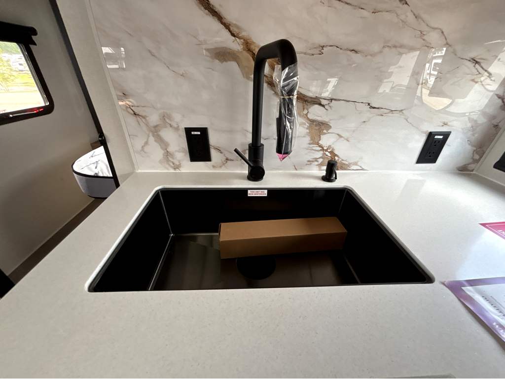 2026 GRAND DESIGN IMAGINE 2300MK - Image 13