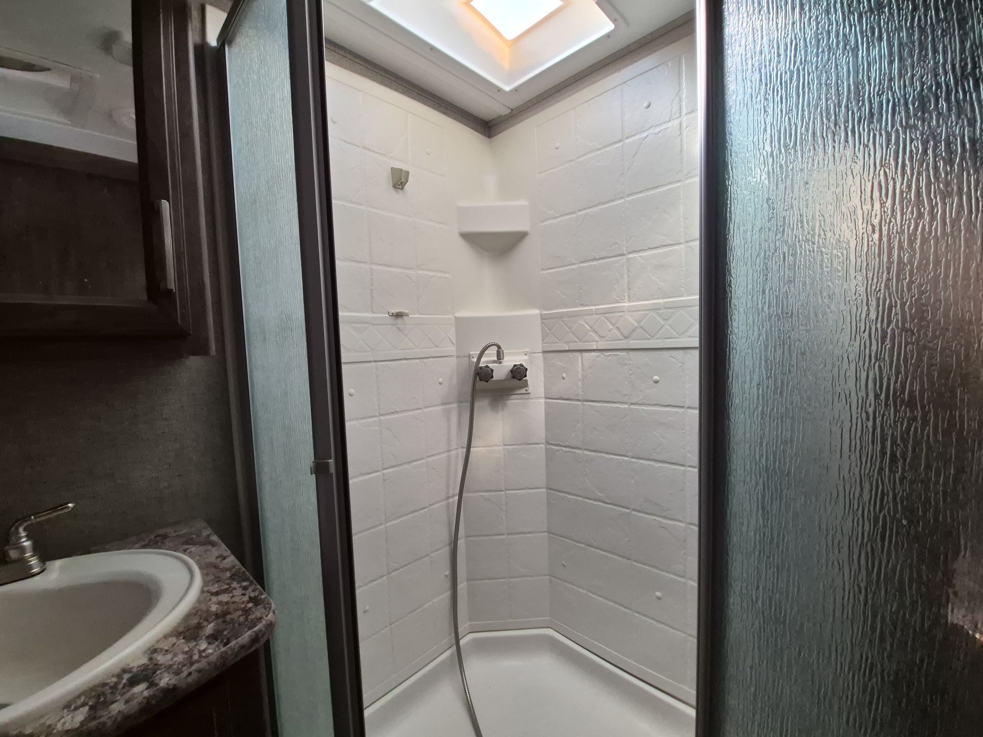 2017 Keystone Cougar 326RDS - Image 26