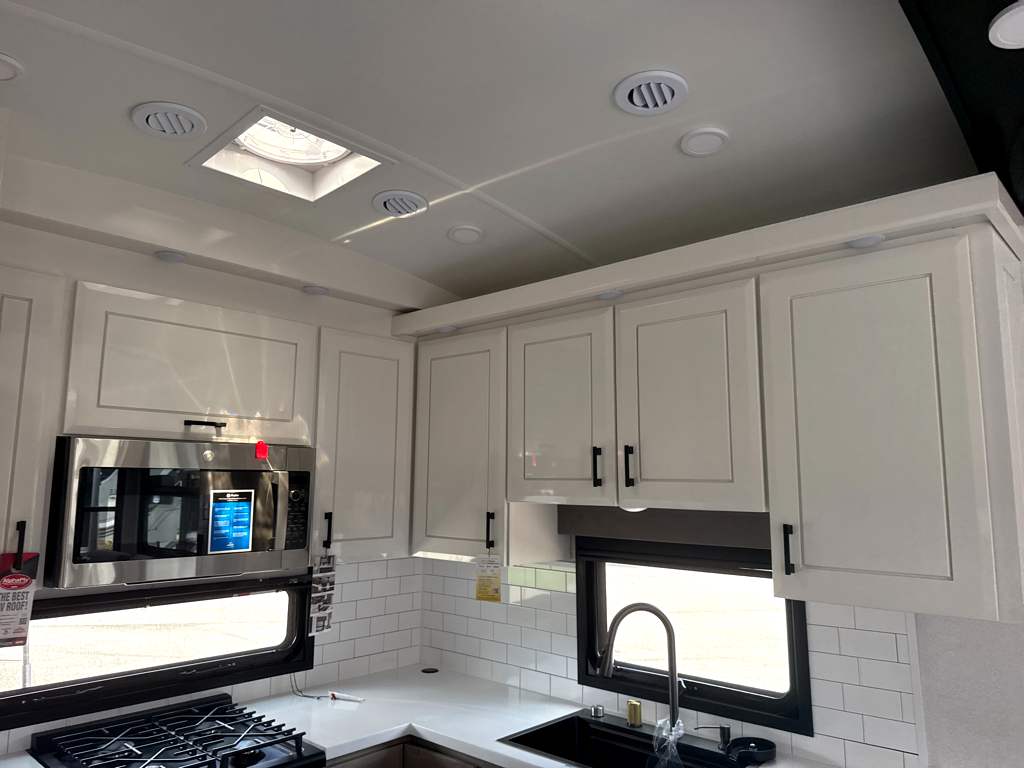 2027 JAYCO PINNACLE 38FBRK - Image 16