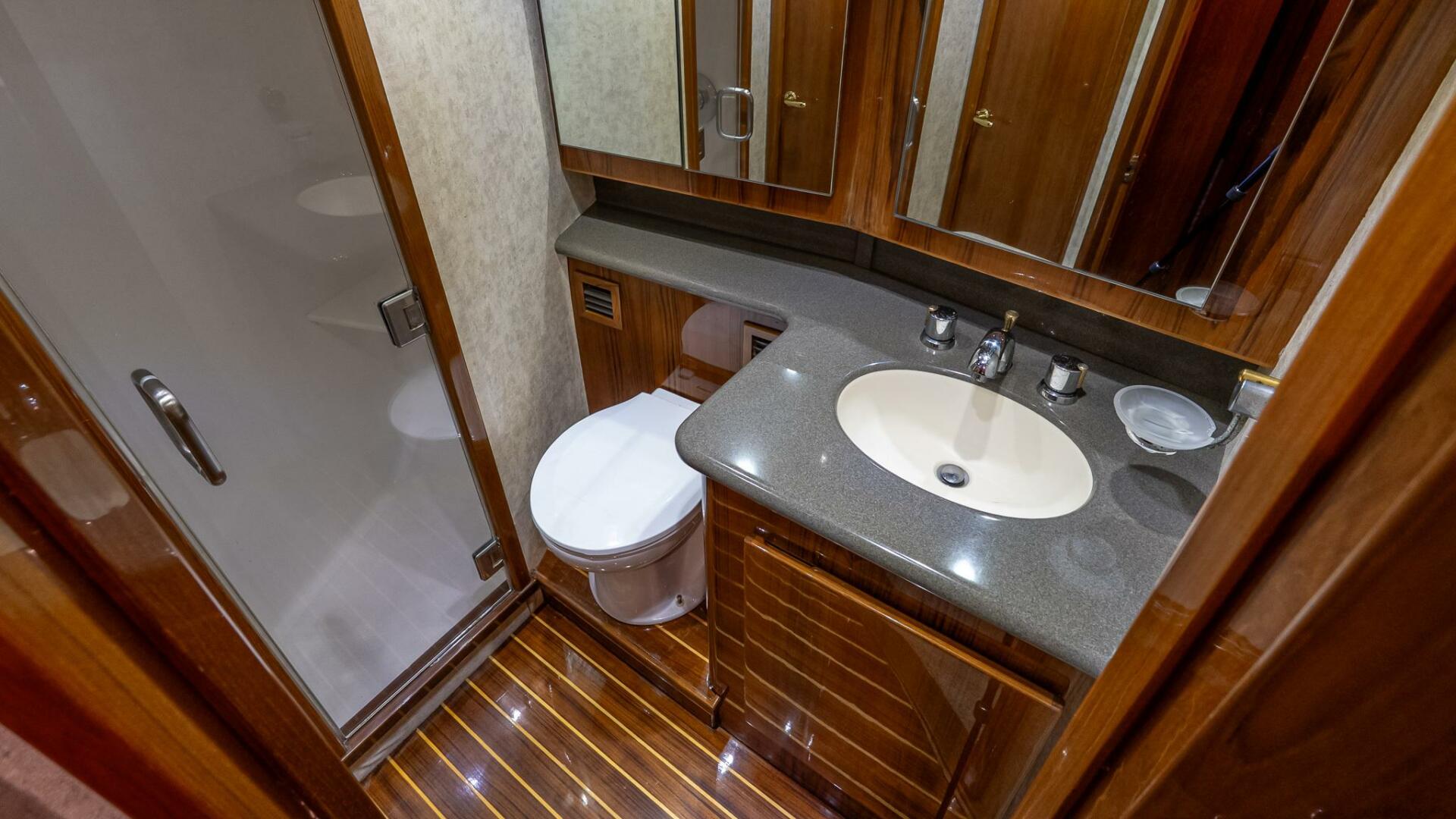 2003 Egg Harbor 42 Convertible - Image 23