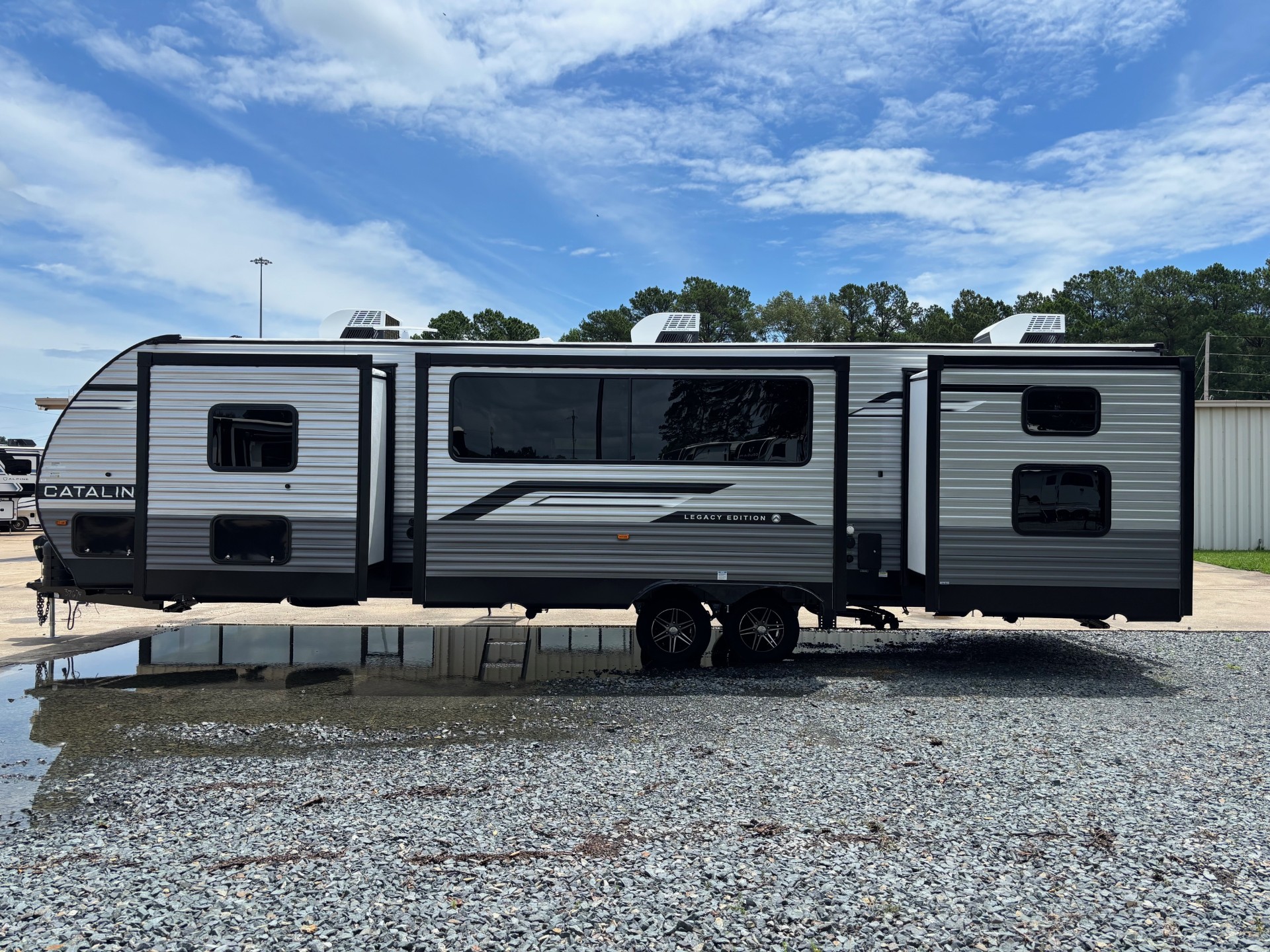 2026 Coachmen Catalina Legacy Edition 343BHTS - Image 5