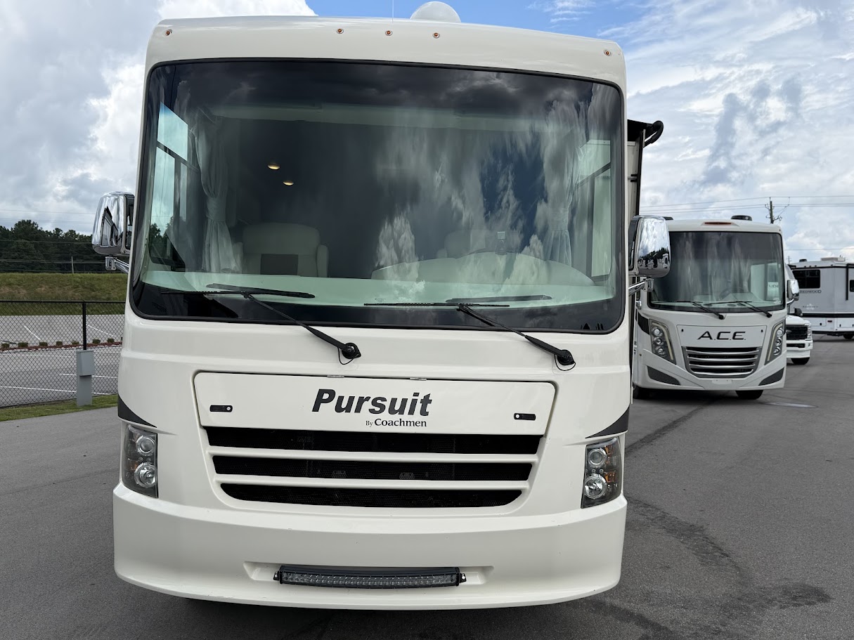 2019 COACHMEN PURSUIT 31BH - Image 2
