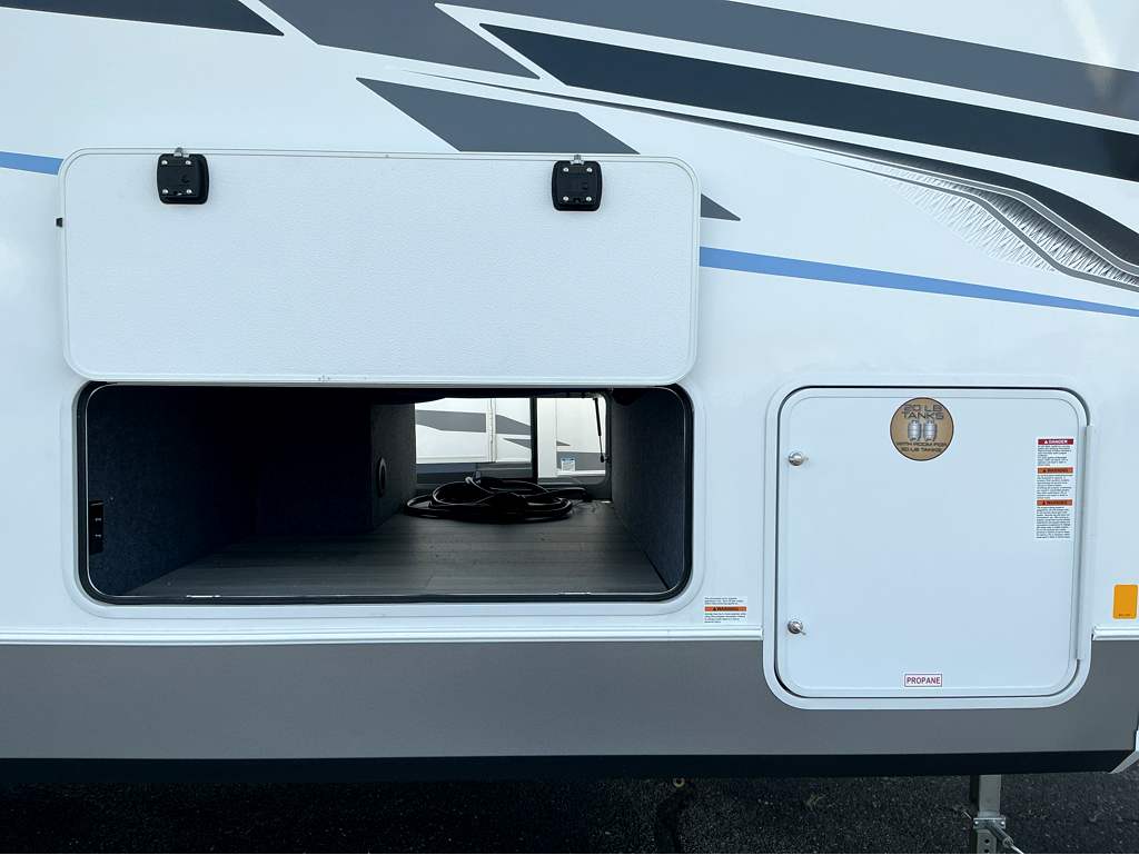 2026 FOREST RIVER 402BEDS - Image 18