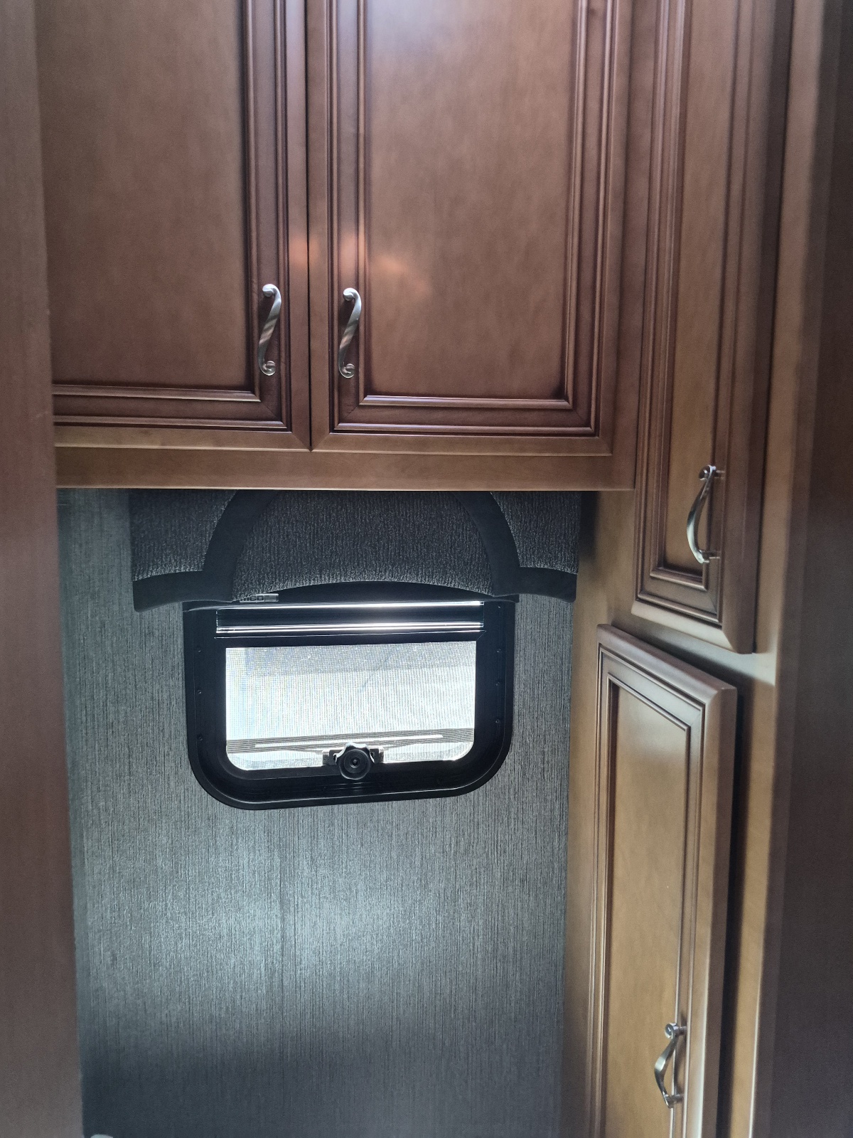 2015 Newmar Ventana 3636 - Image 13