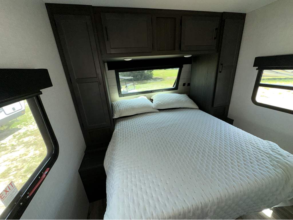 2026 VENTURE RV SPORTTREK 261VBH - Image 21
