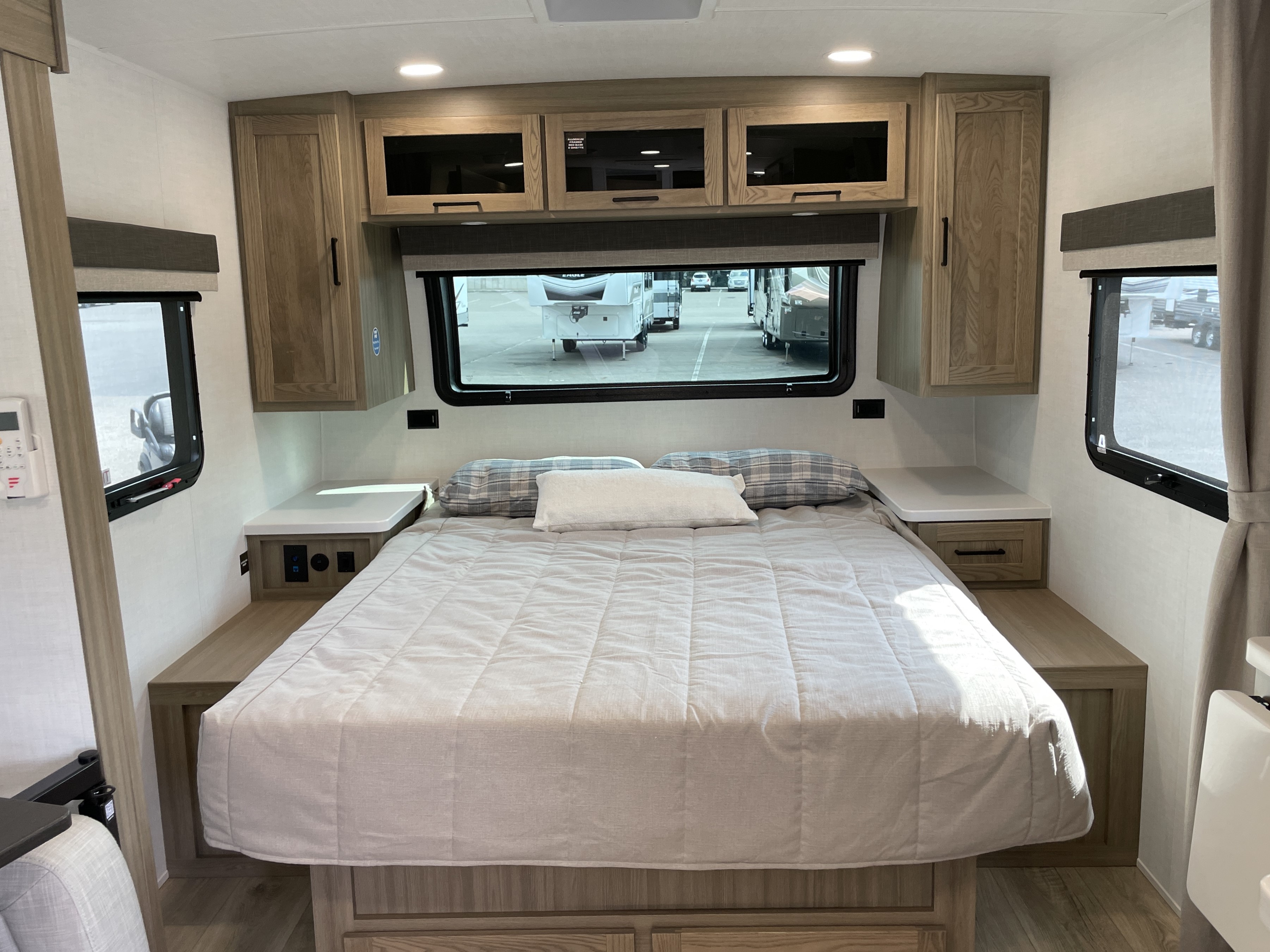 2027 Forest River Rockwood Mini Lite 2205S - Image 18