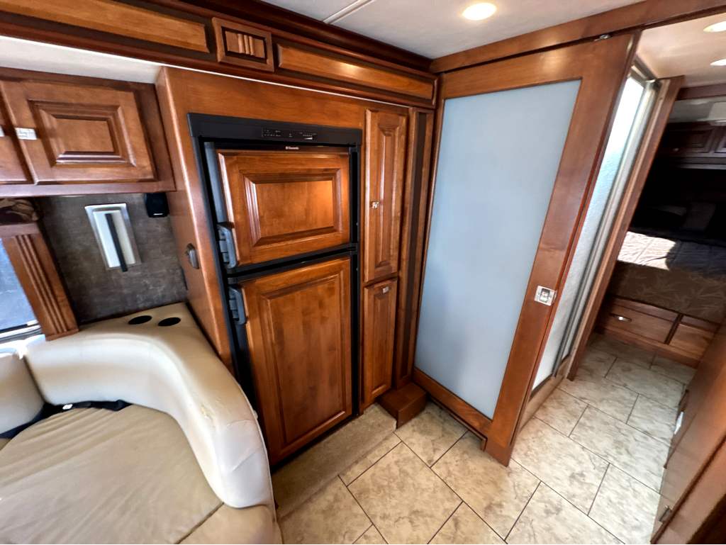 2012 TIFFIN BREEZE 32BR - Image 8