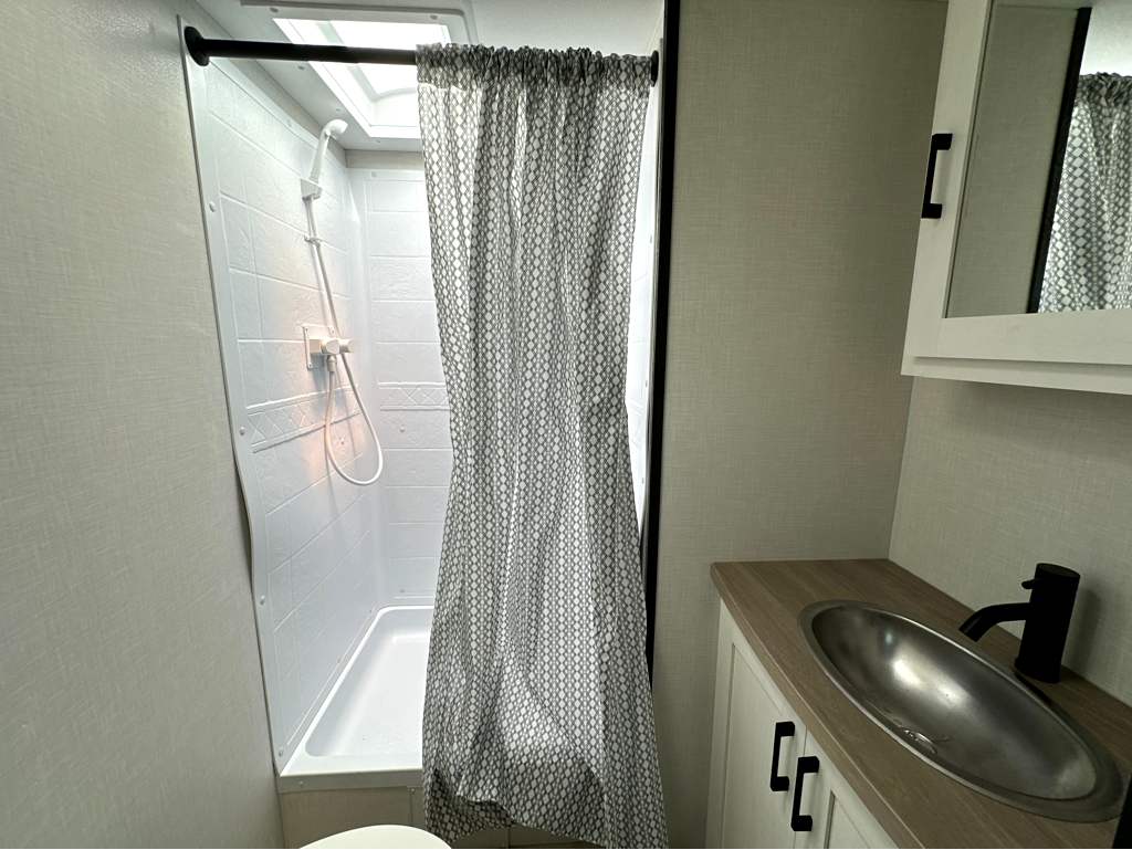 2026 VENTURE RV SIENNA 293VIK - Image 17