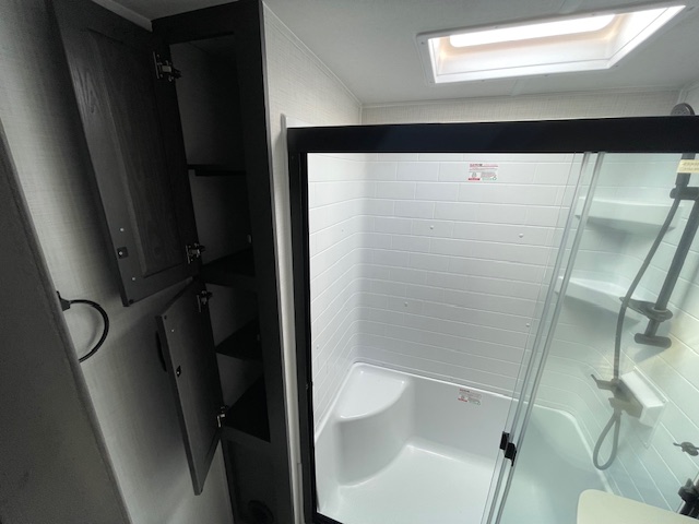 2025 ROCKWOOD SIGNATURE 375RL - Image 26