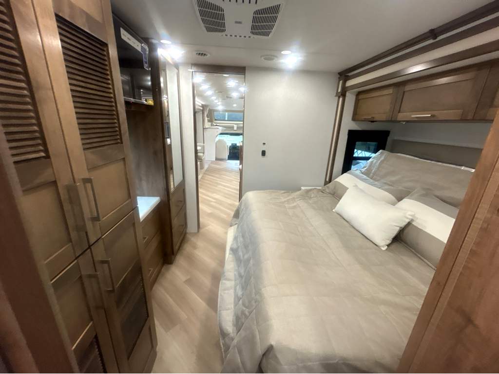 2026 ENTEGRA COACH ACCOLADE 37K - Image 20