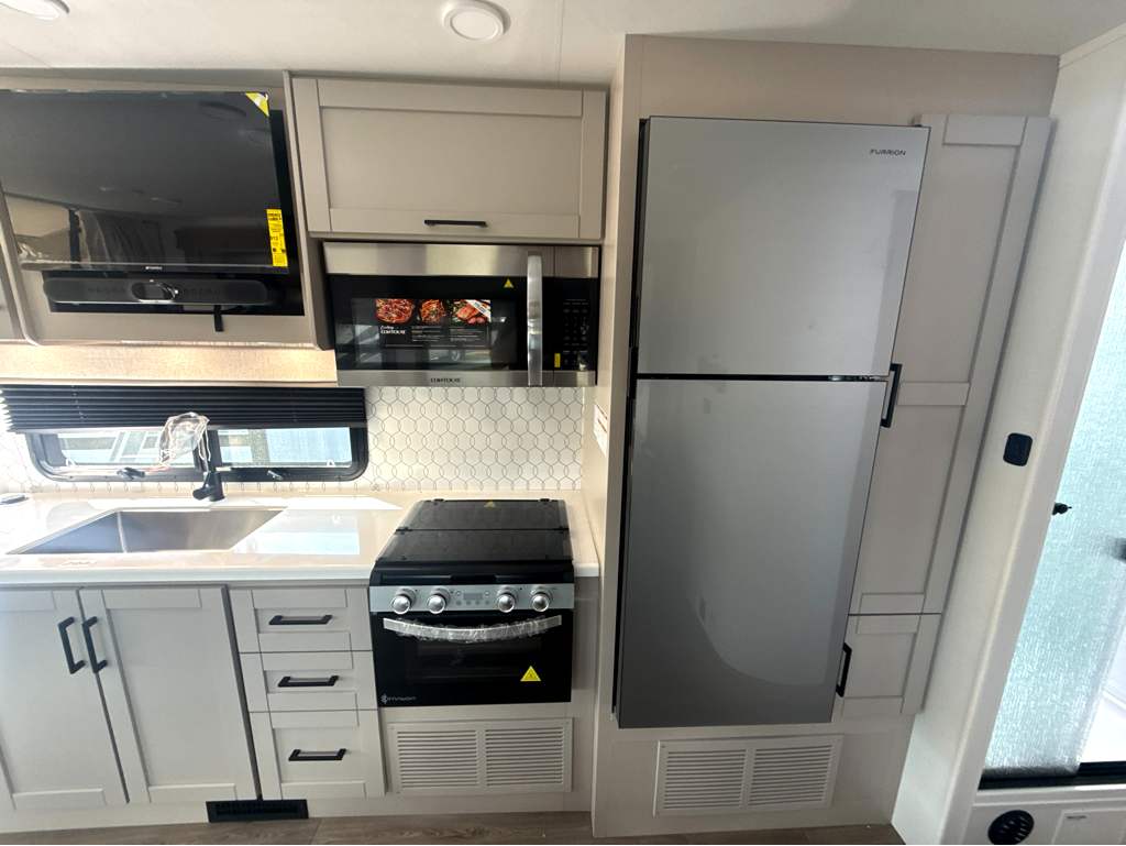 2027 ENTEGRA COACH ODYSSEY 29V - Image 16