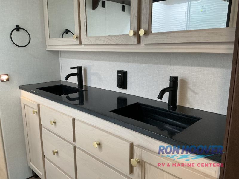 2026 FOREST RIVER 361RL - Image 18