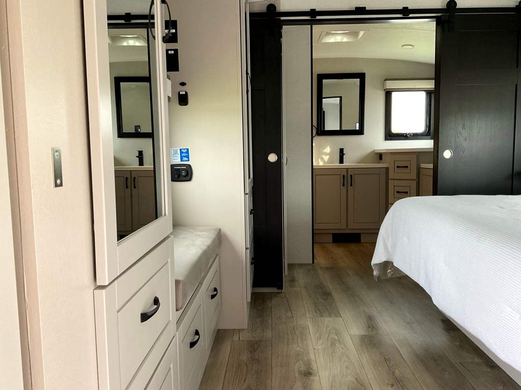 2026 JAYCO NORTH POINT 382 FLRB - Image 10