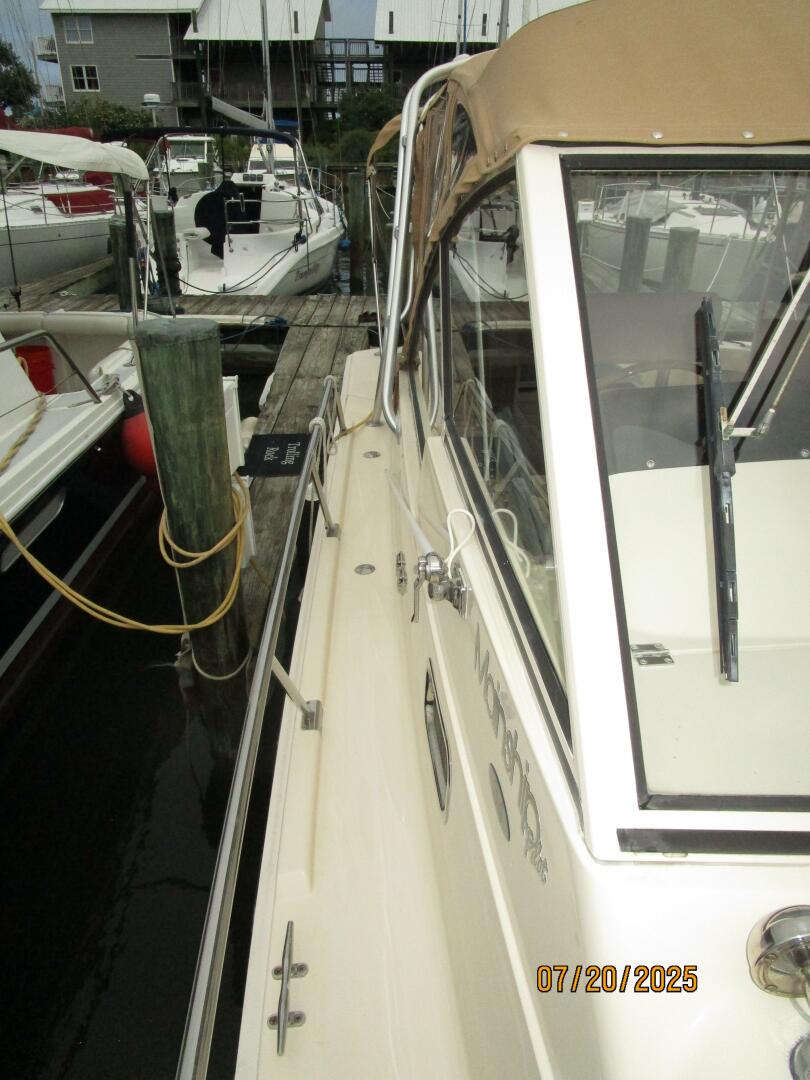 2006 Mainship Pilot 30 Base - Image 11