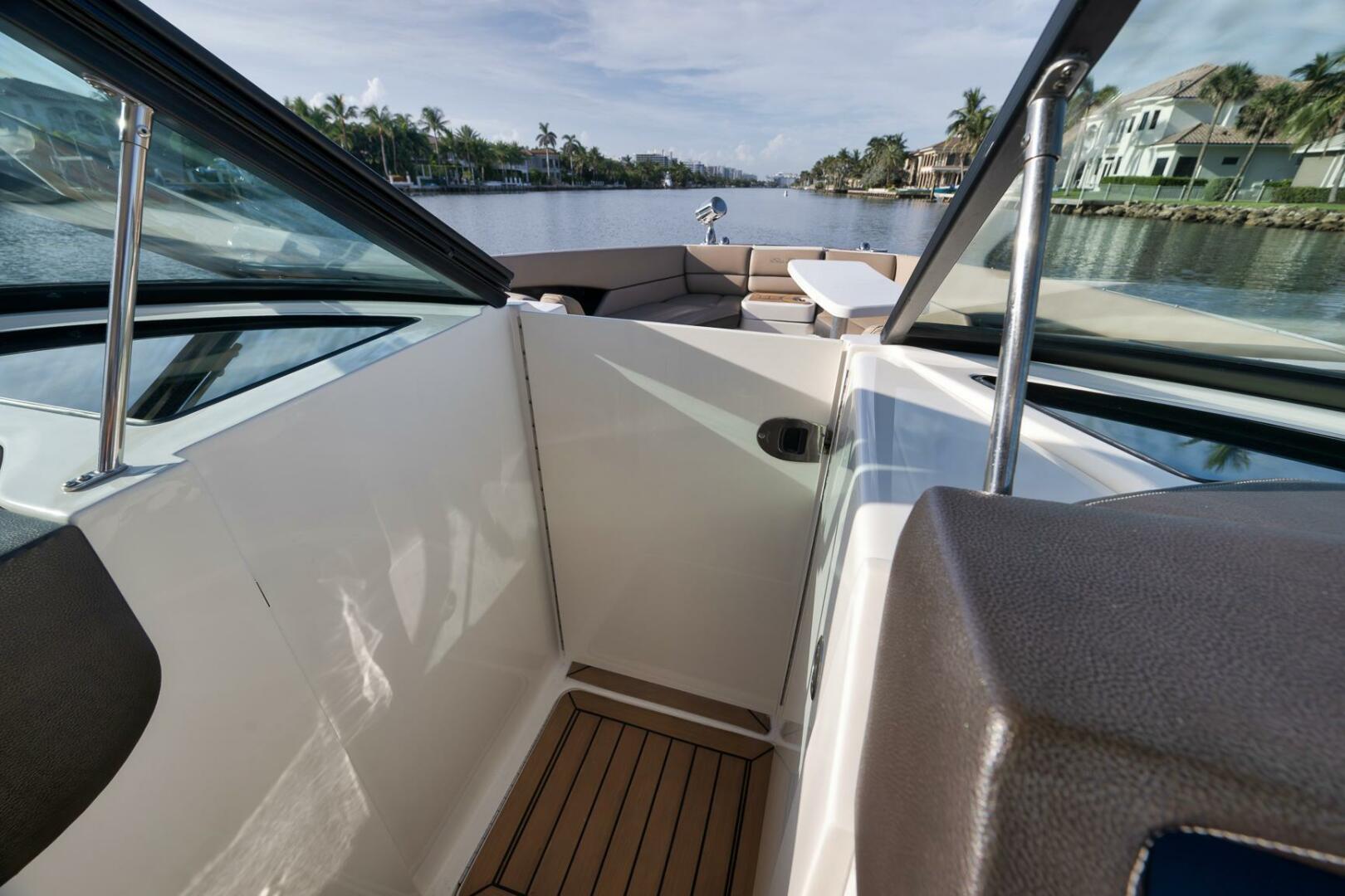 2016 Sea Ray 350 SLX - Image 14