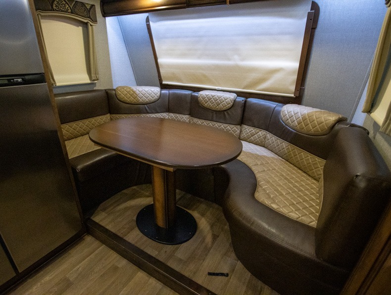 2018 Keystone Montana 3820FK - Image 11