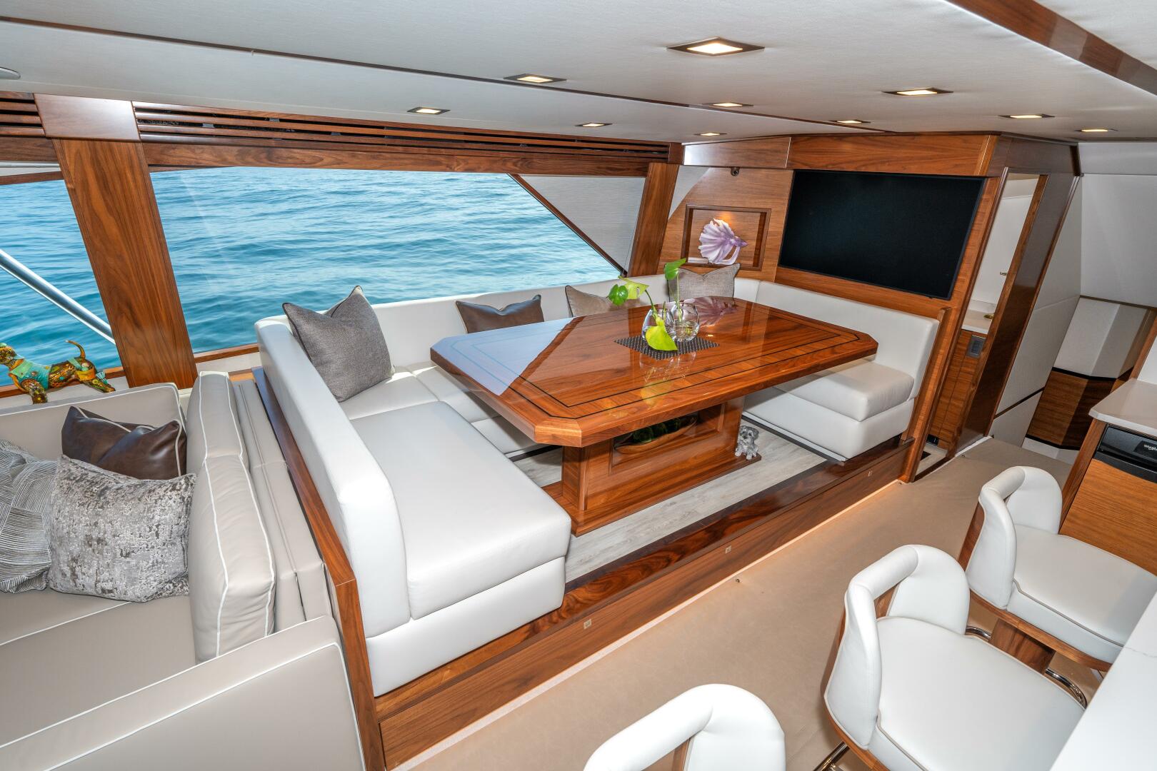 2025 Viking 90 Convertible - Image 20