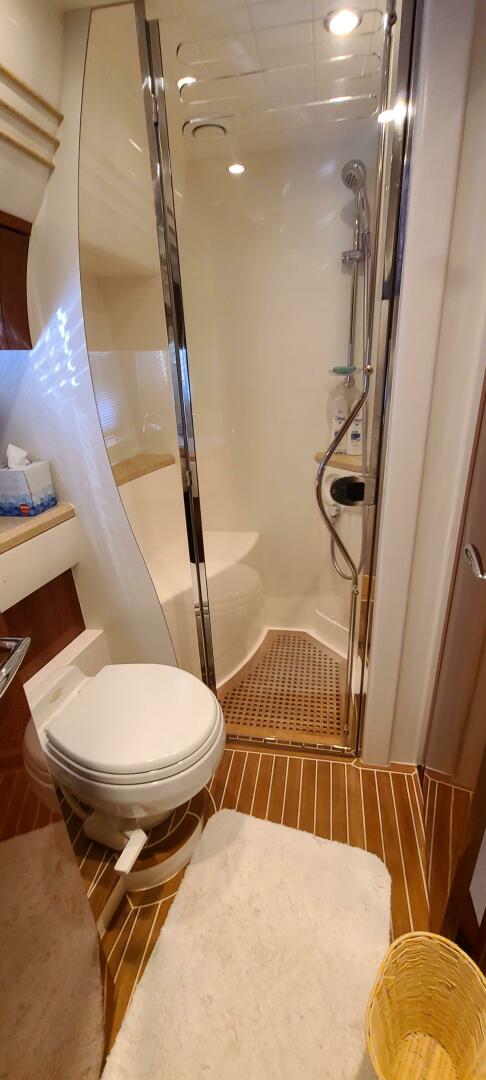2006 Viking Sport Cruisers 61 Flybridge - Image 20