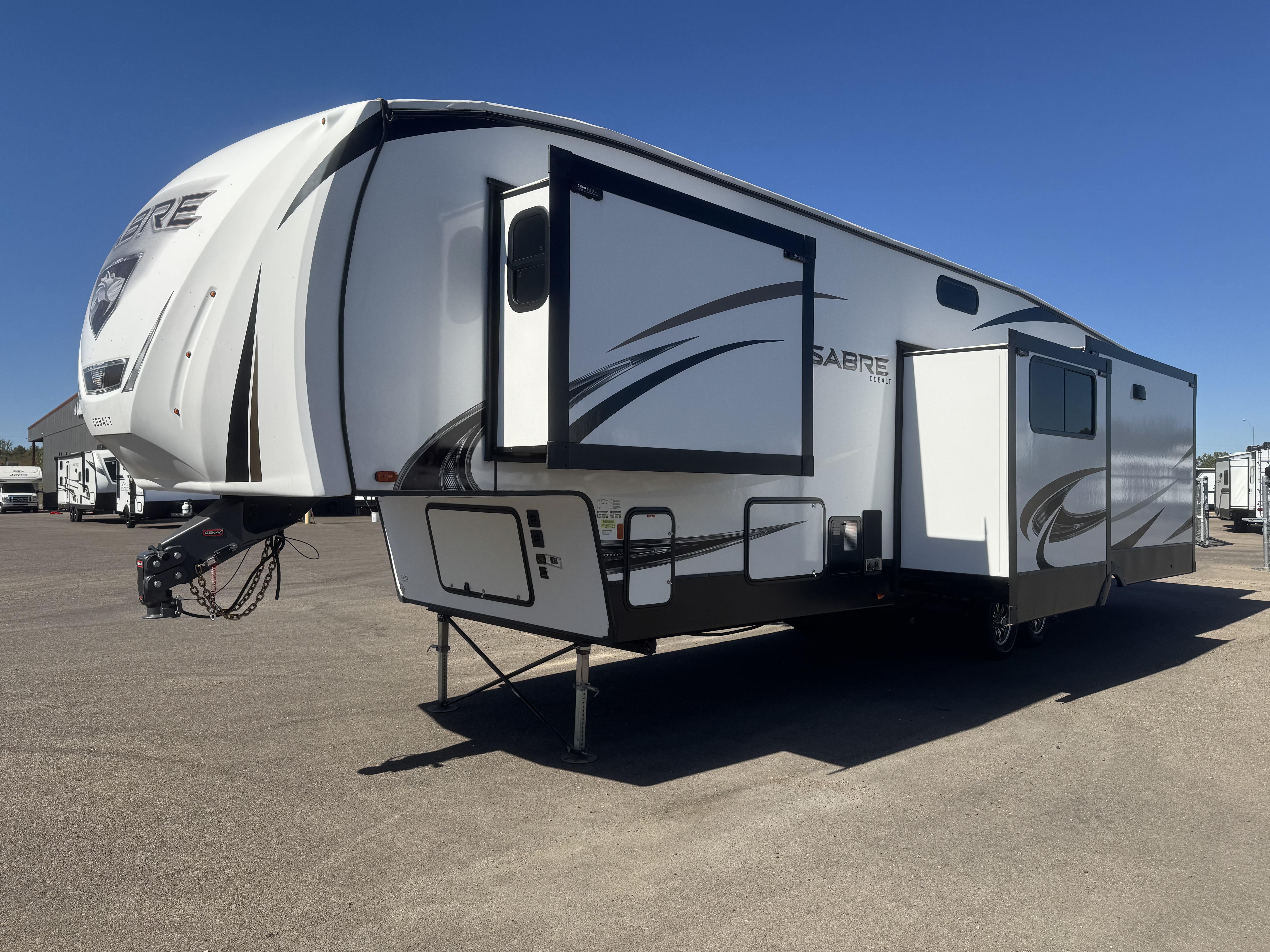 2022 FOREST RIVER SABRE 36BHQ - Image 4