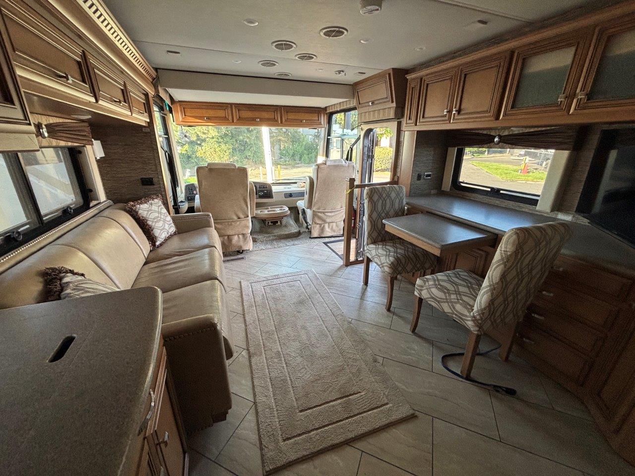 2017 Newmar Bay Star 3113 - Image 9
