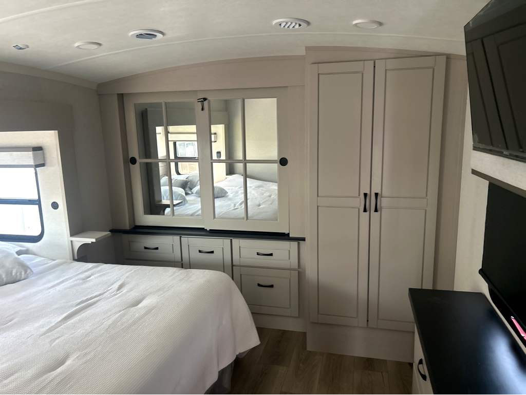 2026 JAYCO NORTH POINT 310RLTS - Image 17