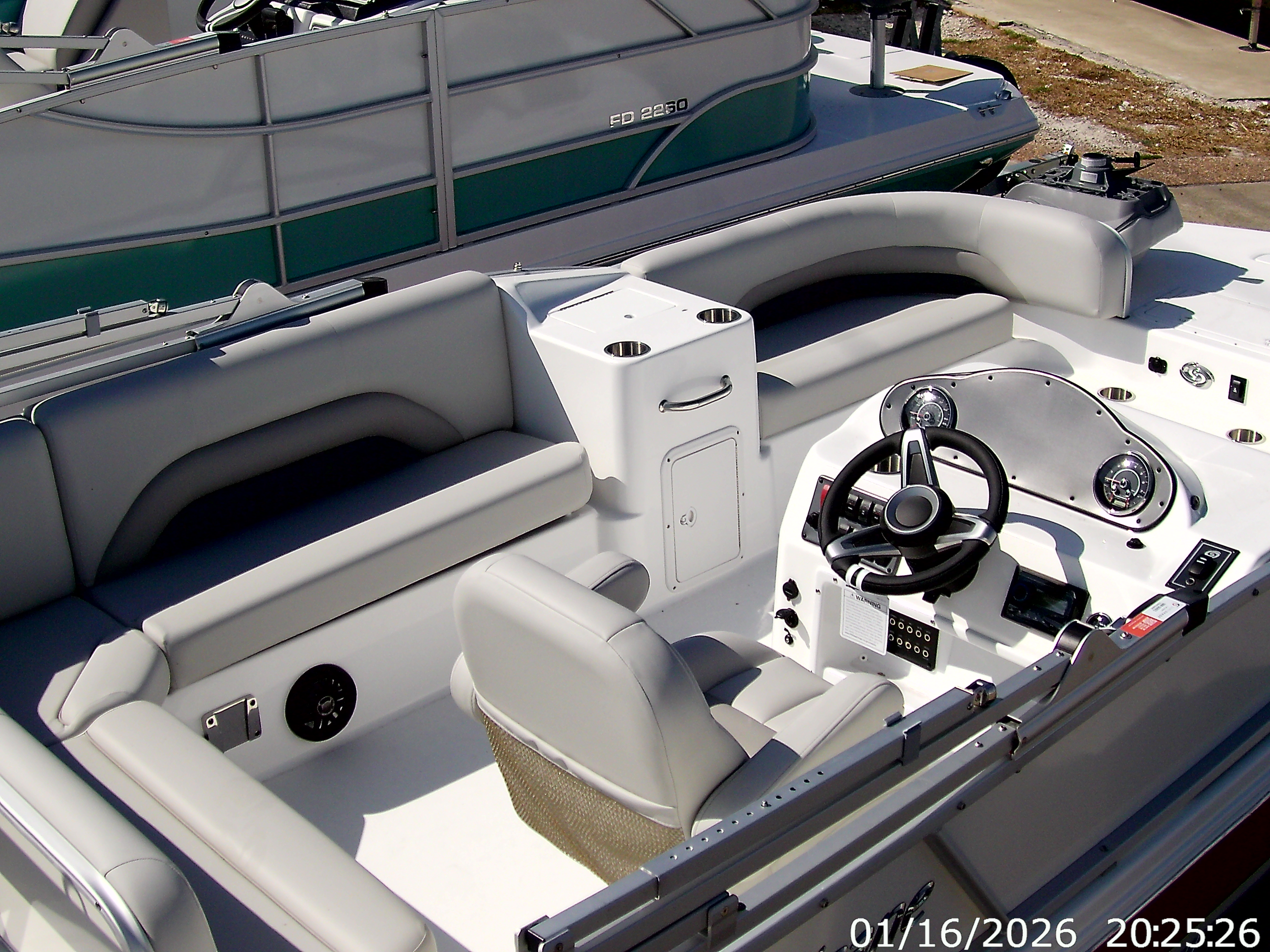 2026 HURRICANE 2026 FUNDECK 198 RE - Image 11