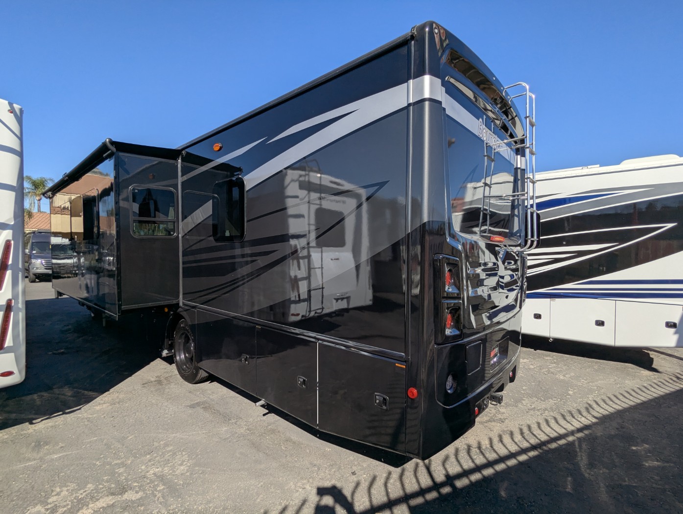 2026 Fleetwood Bounder 35K - Image 4