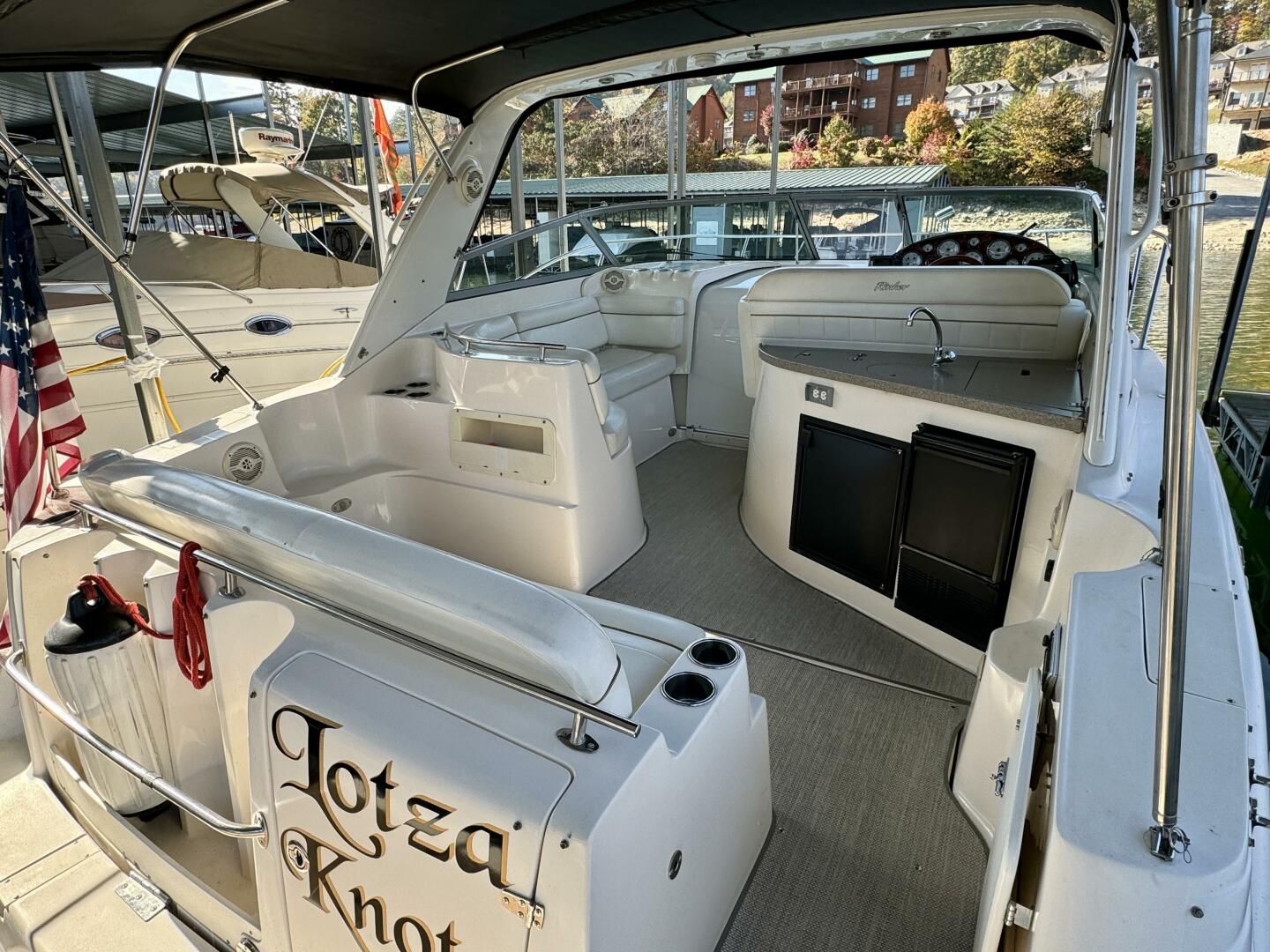 2004 Rinker 342 Fiesta Vee - Image 14