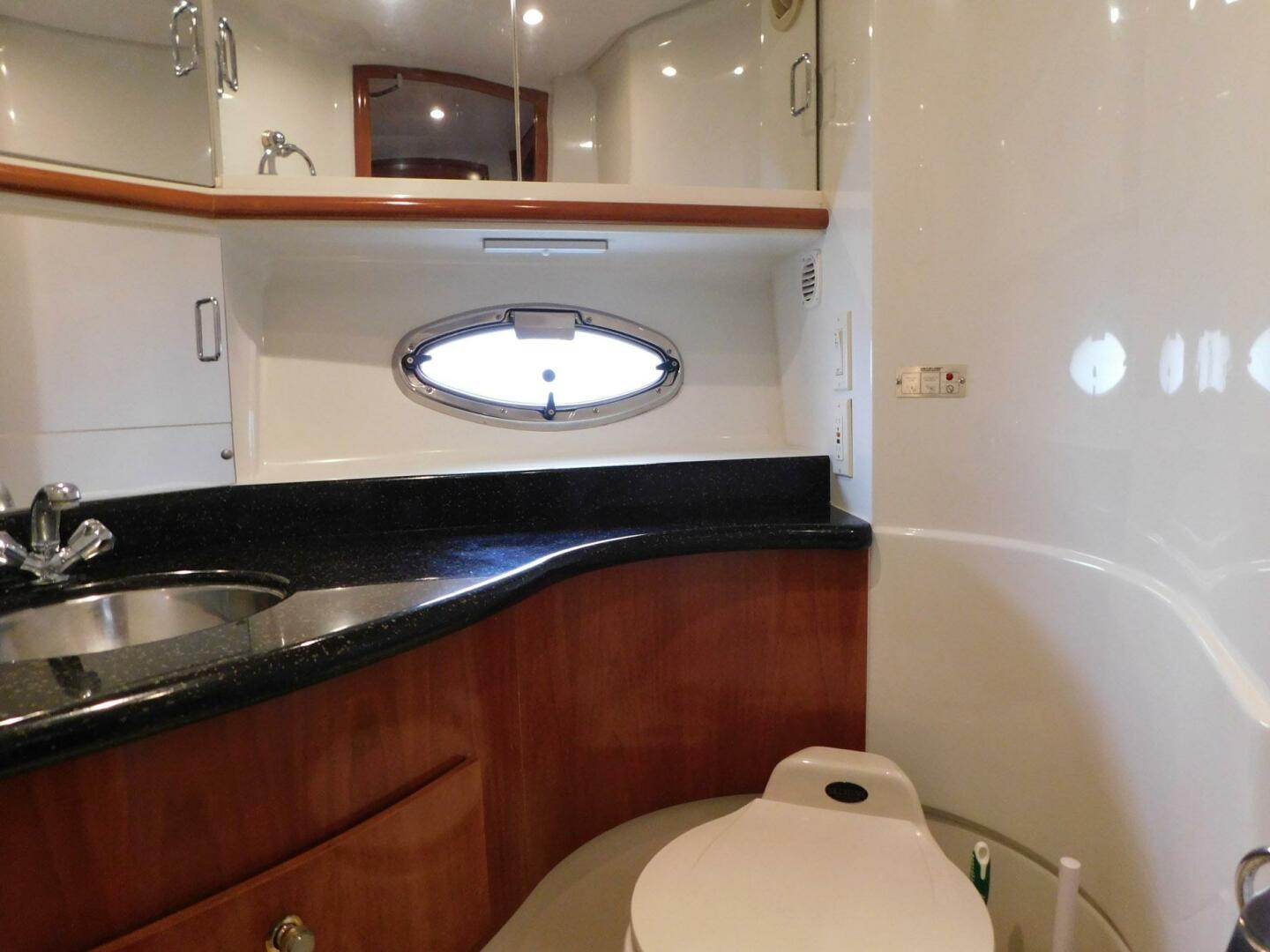 2003 Carver 44 CPMY - Image 33