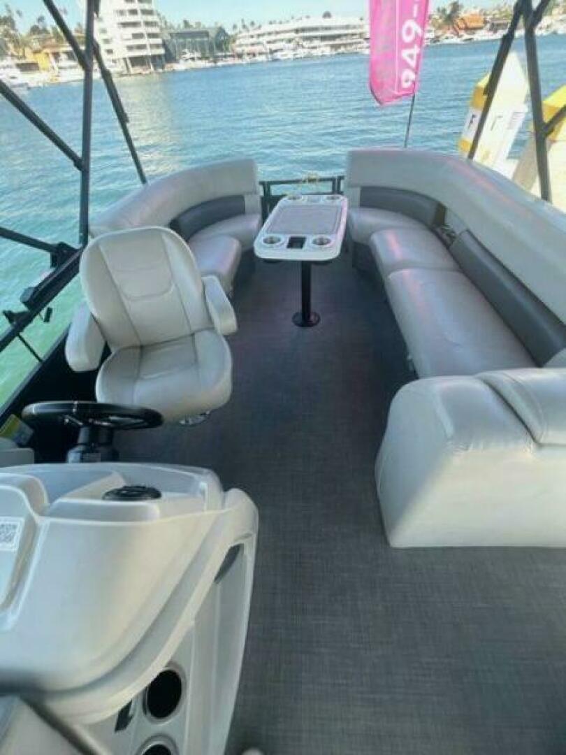 2024 Vision WX Tritoon - Image 62