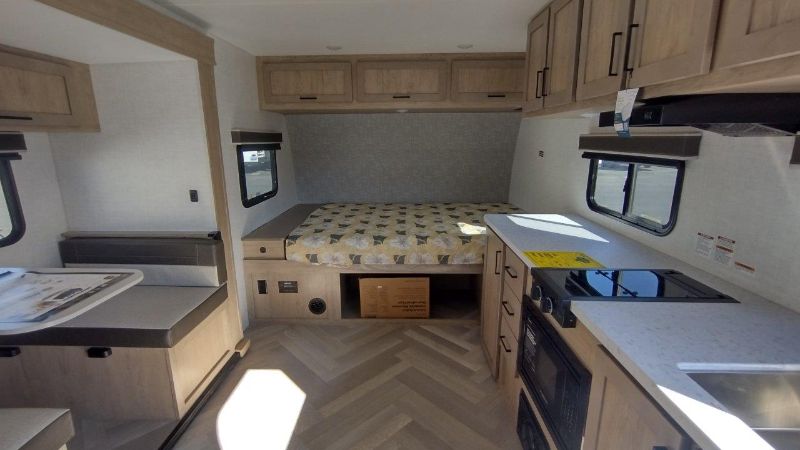 2026 Ember RV E-Series 18FBE - Image 5