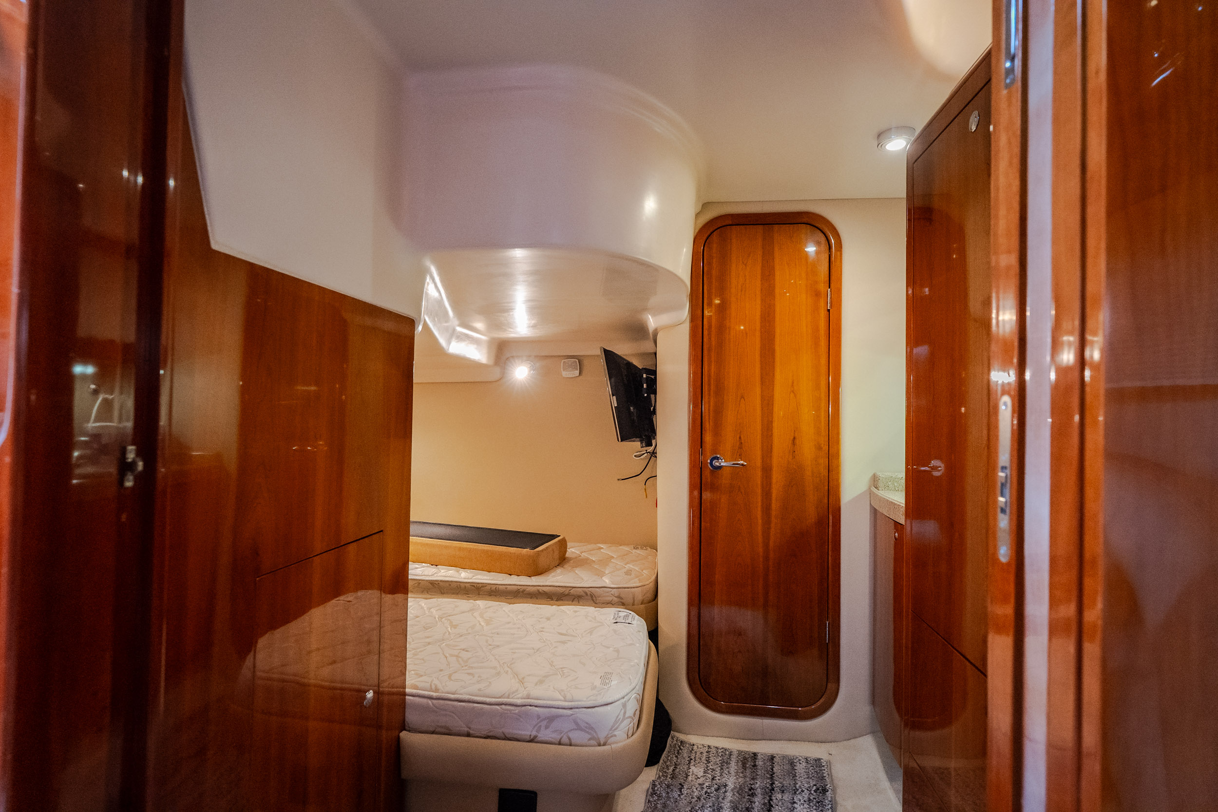 2009 Regal 4460 Express Cruiser - Image 49