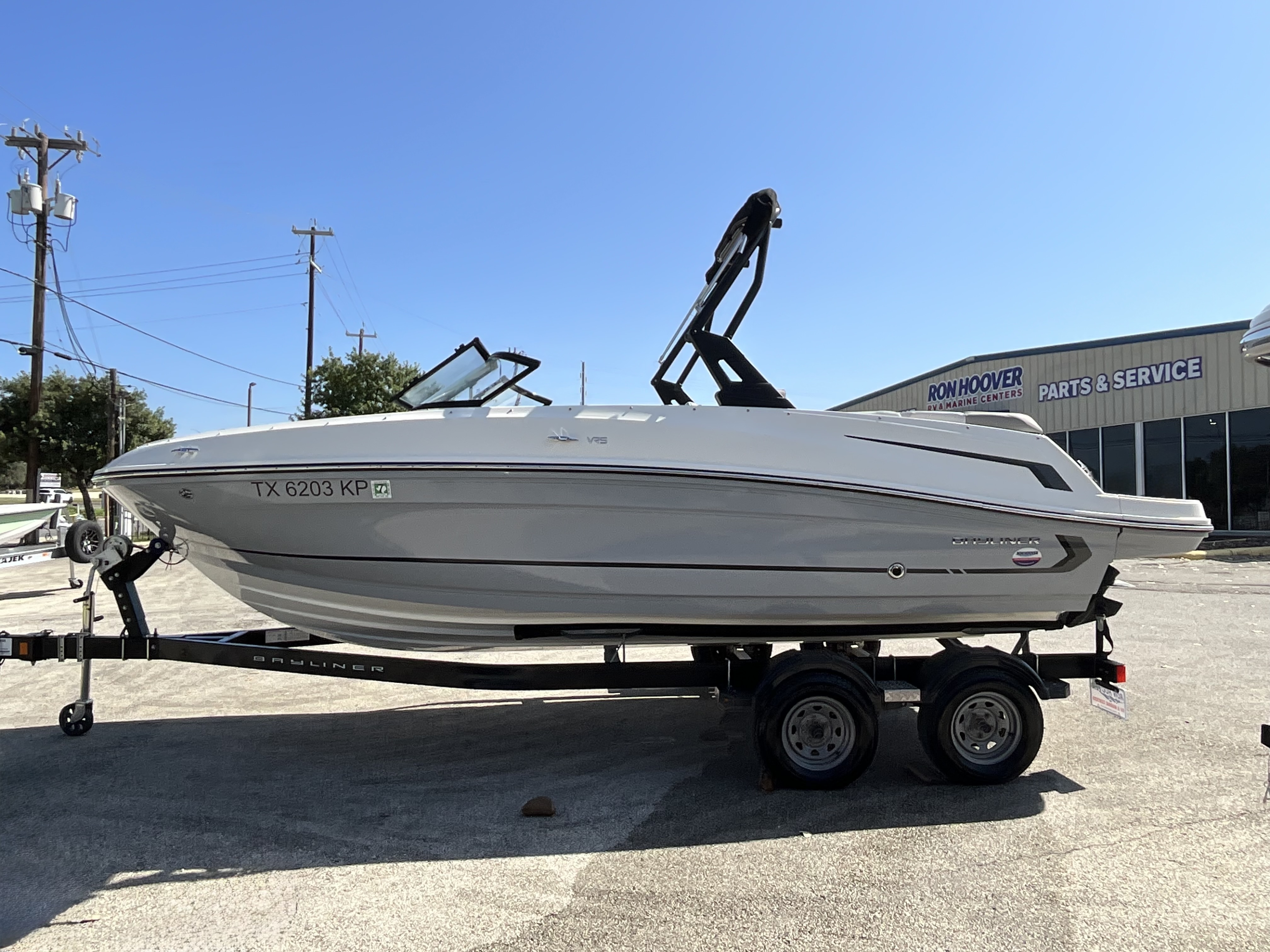 2022 Bayliner VR5 Base - Image 3