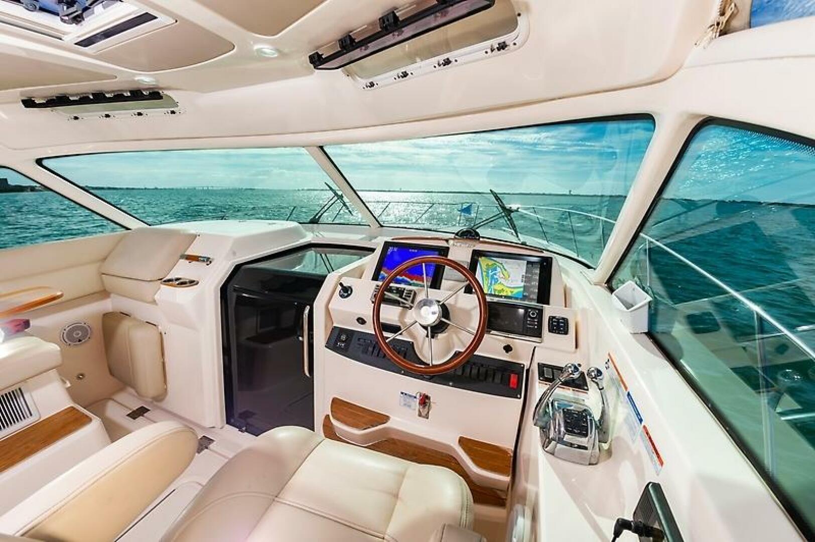 2015 Tiara Yachts 39 Coronet - Image 20