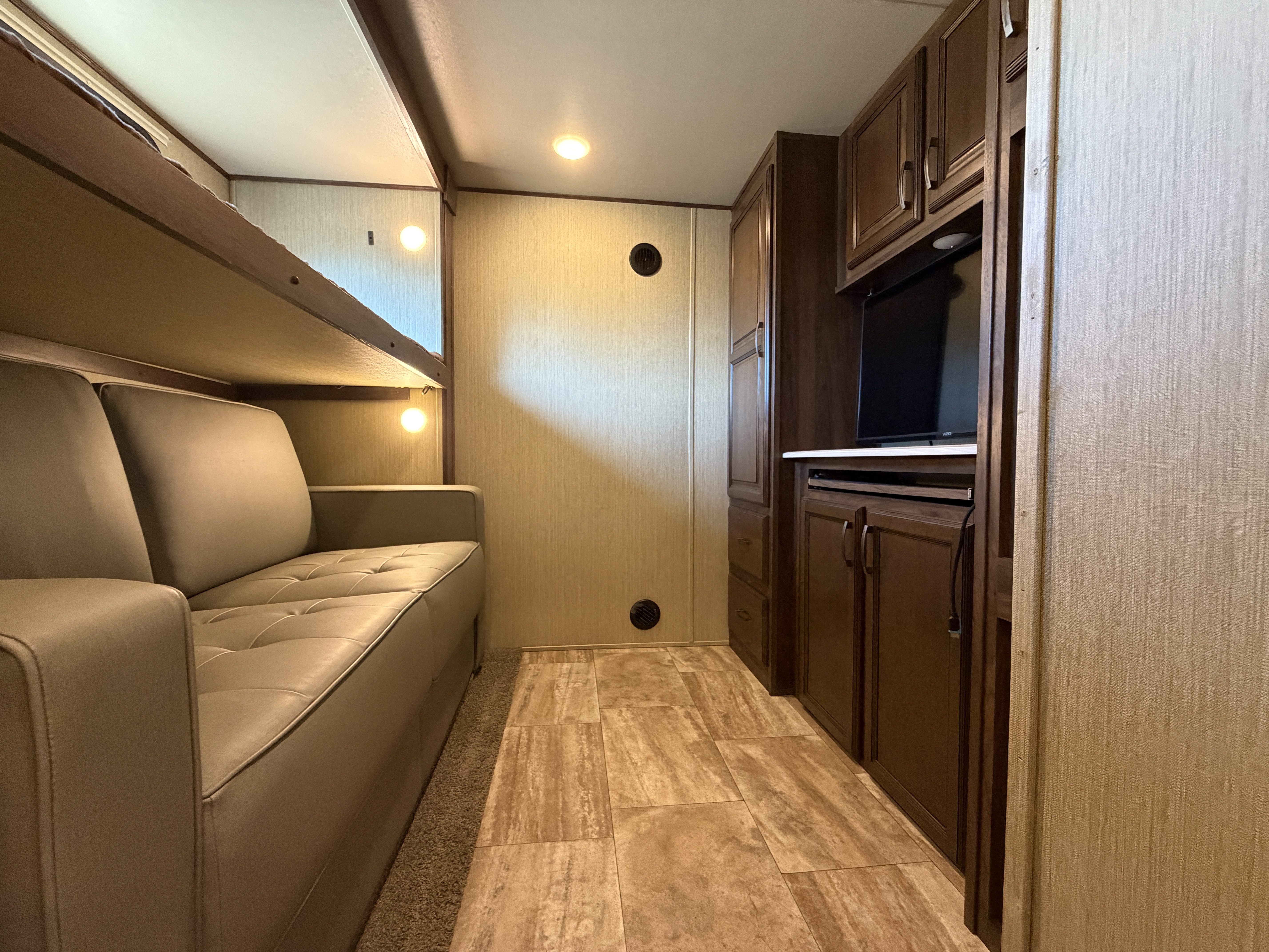 2018 Palomino Columbus Compass 377MBC - Image 12