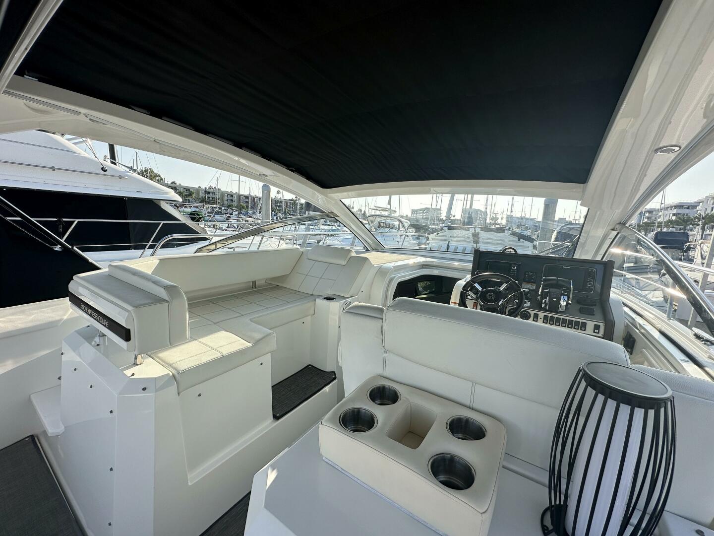 2017 Cruisers Yachts 390 Express Coupe - Image 48