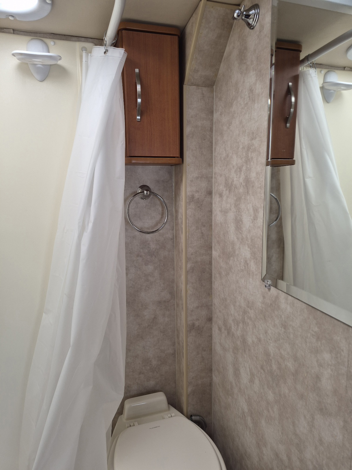 2012 Winnebago View Profile 24G - Image 16