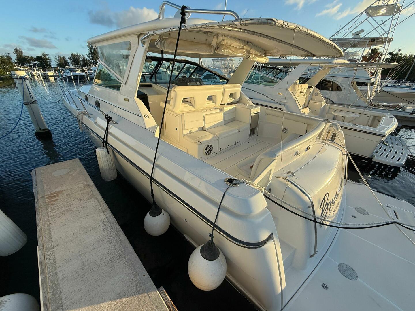 2002 Tiara Yachts 4000 Express - Image 3