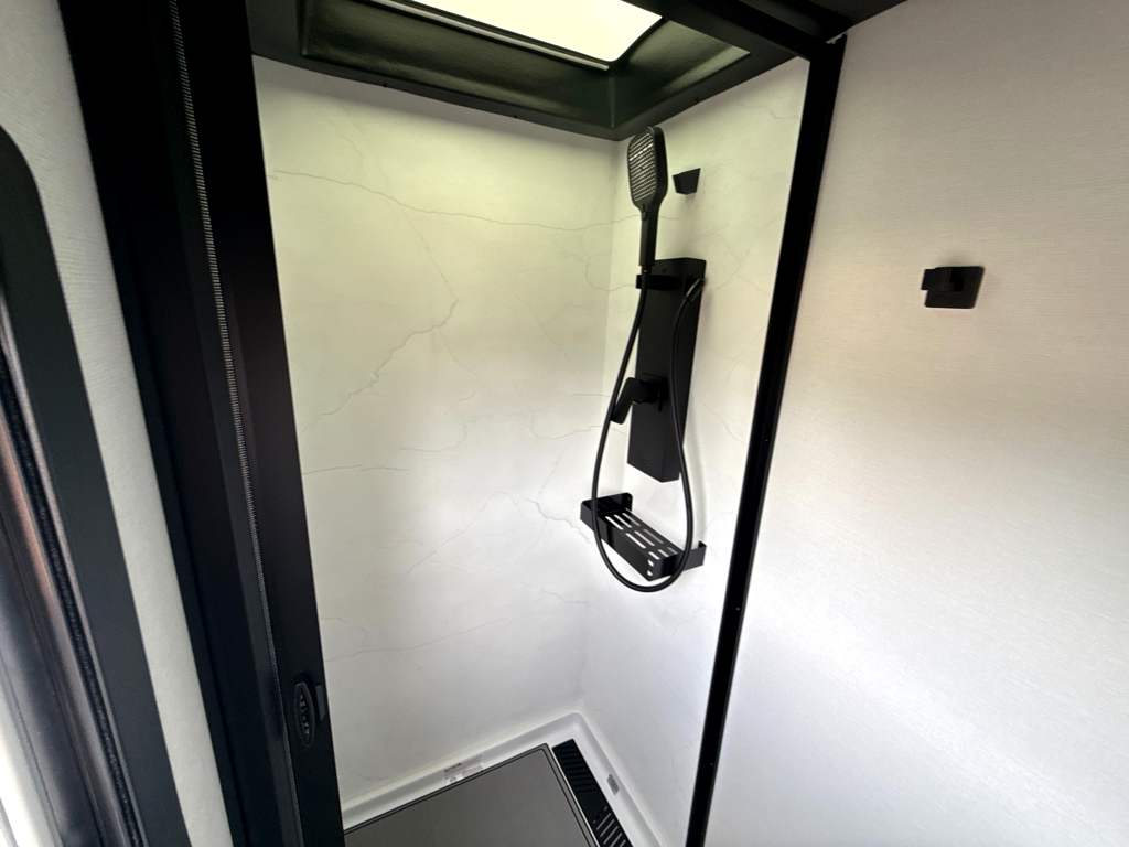 2027 Grand Design Lineage Series M 25FW - Image 25