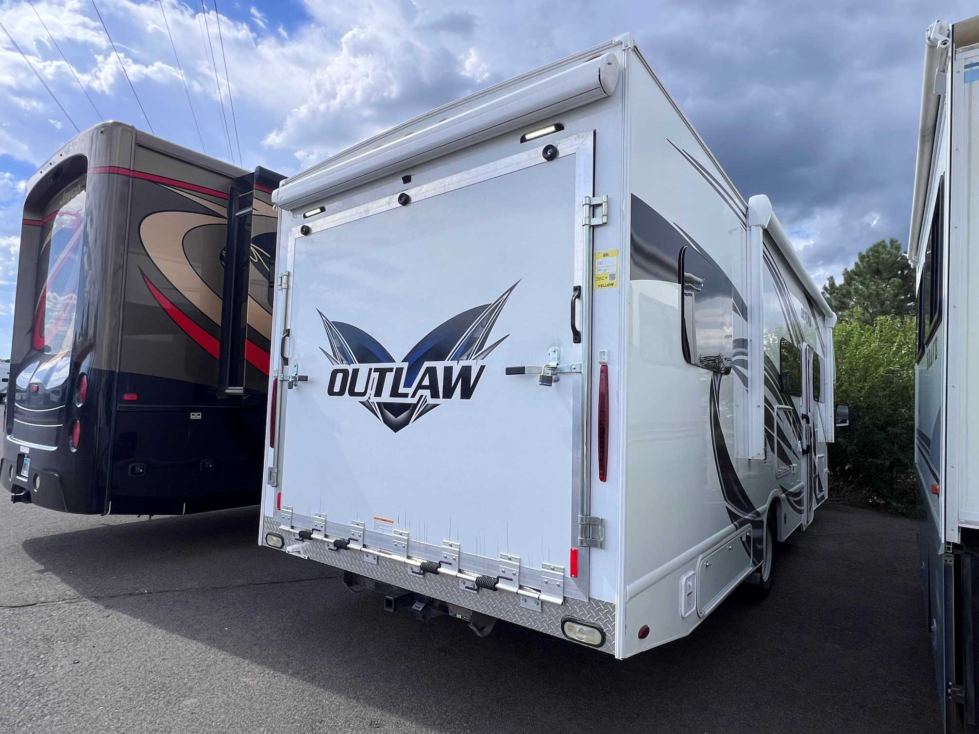 2023 Thor Motor Coach Outlaw 29J - Image 4
