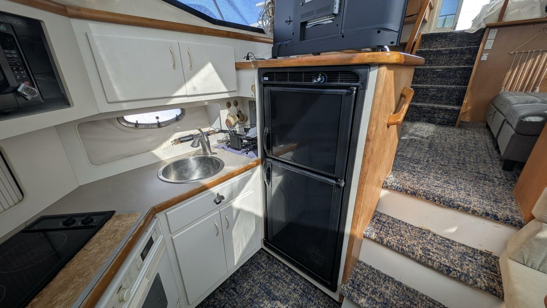 1994 Carver 370 AFT CABIN - Image 25