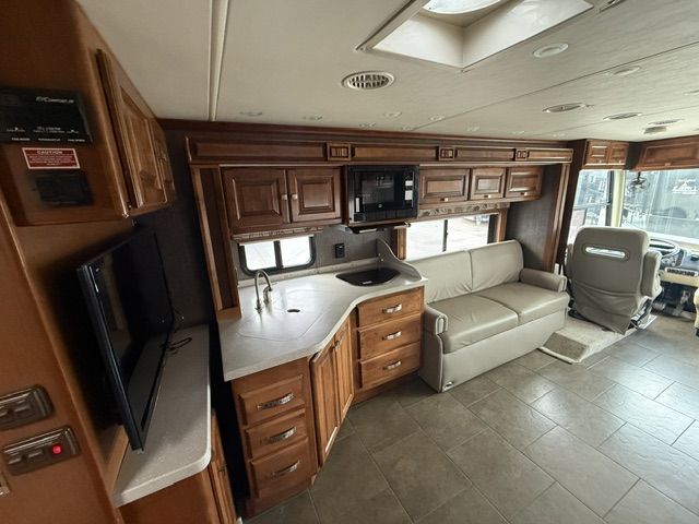 2013 Tiffin Allegro Breeze 32 BR - Image 12