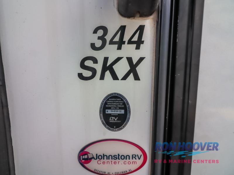 2021 FOREST RIVER 344SKX - Image 29