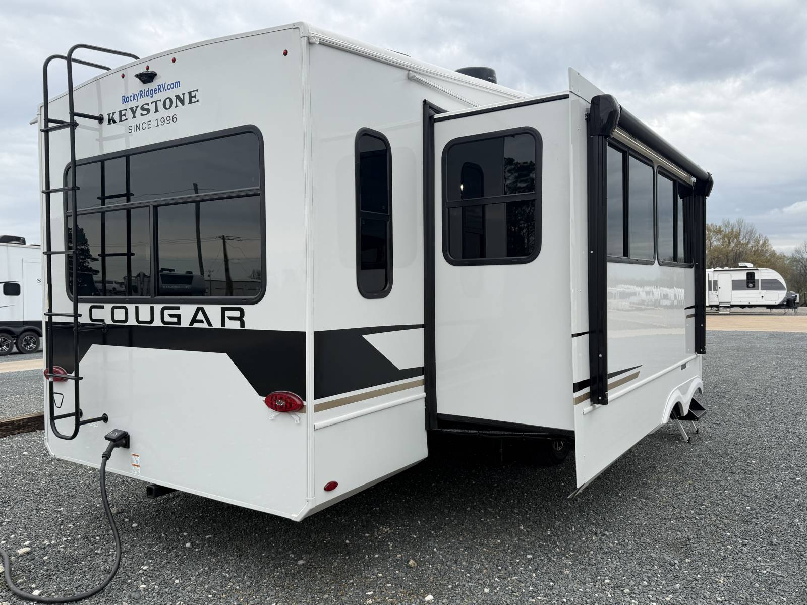 2026 Keystone Cougar Half-Ton 28RLI - Image 7