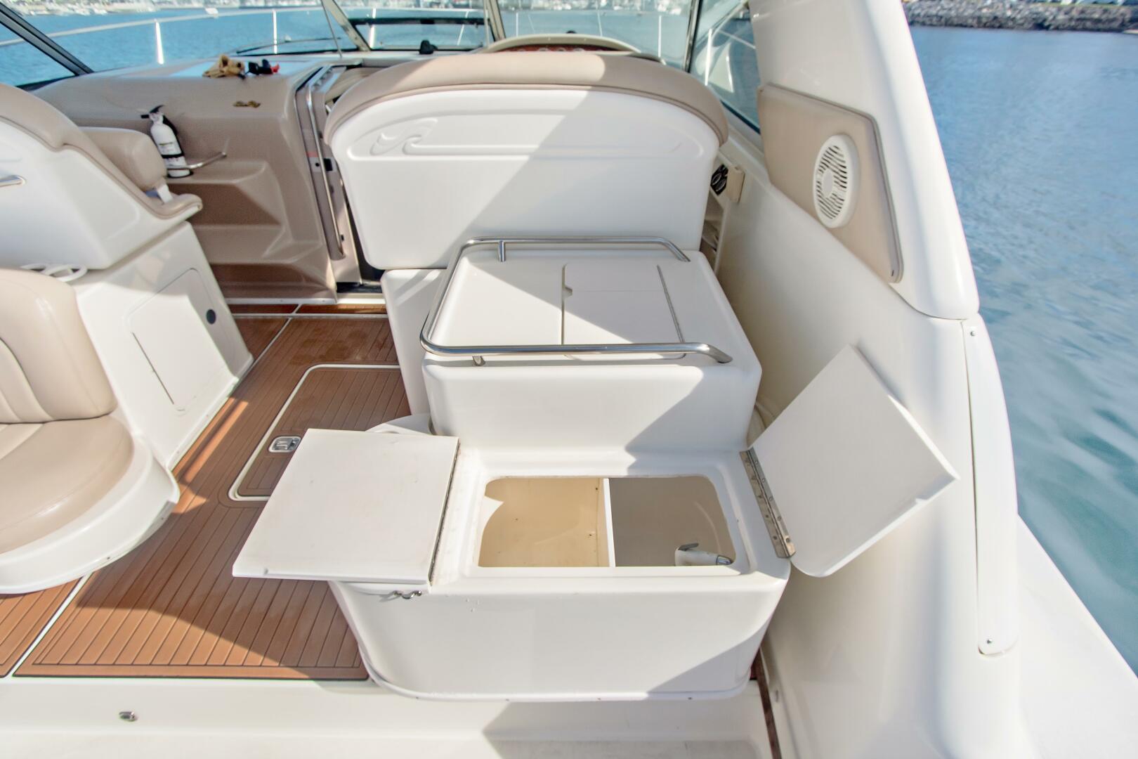 2000 Sea Ray 370 Express Cruiser - Image 57