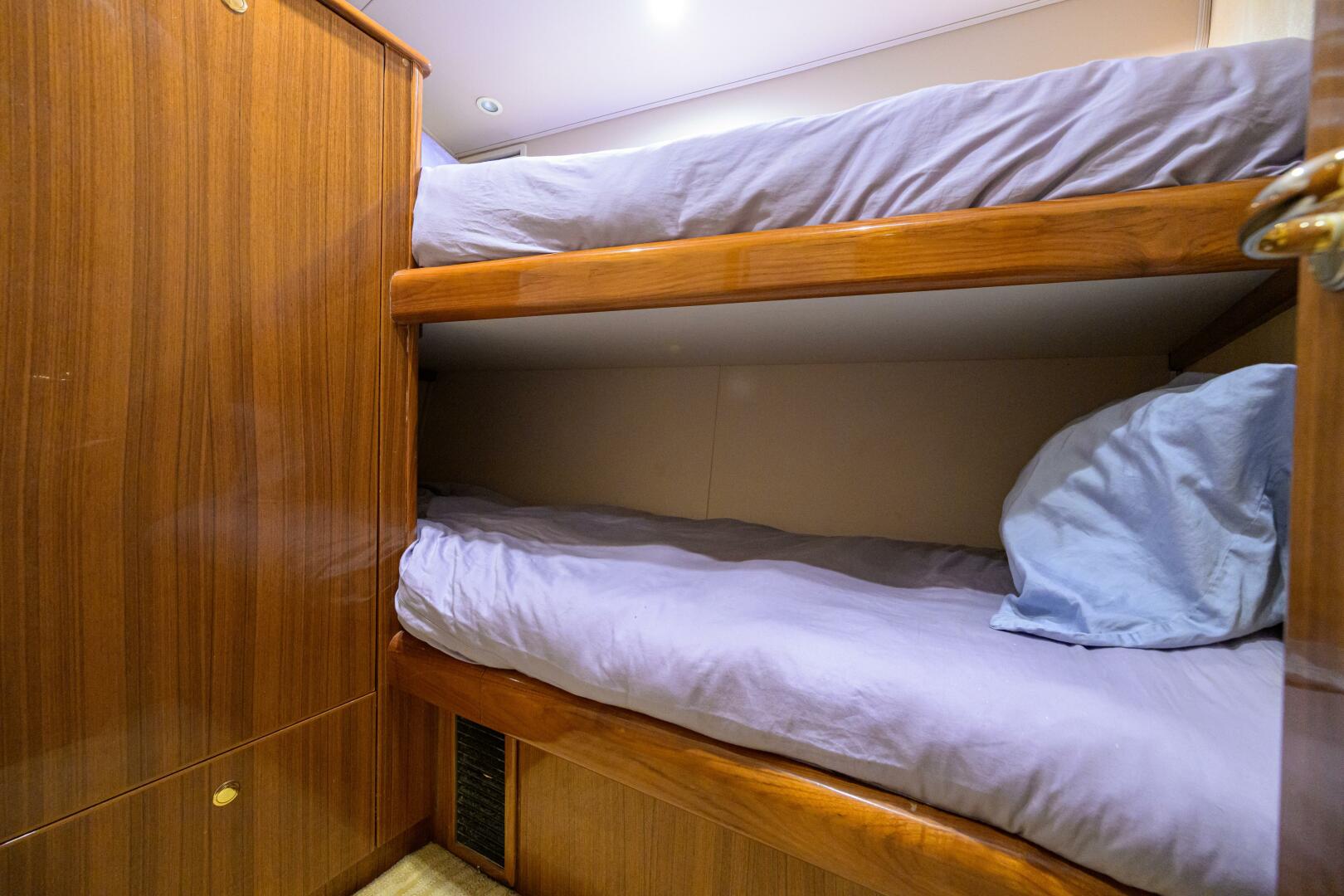 2007 Viking 64 Convertible - Image 27