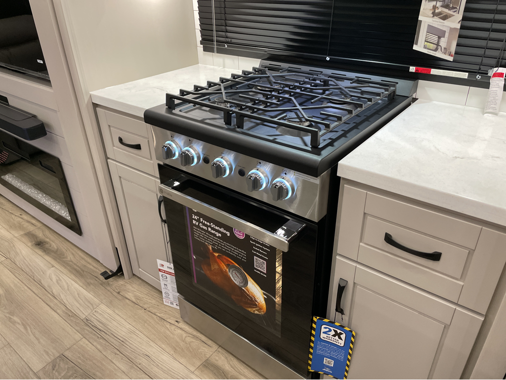 2026 Jayco North Point 310RLTS - Image 12