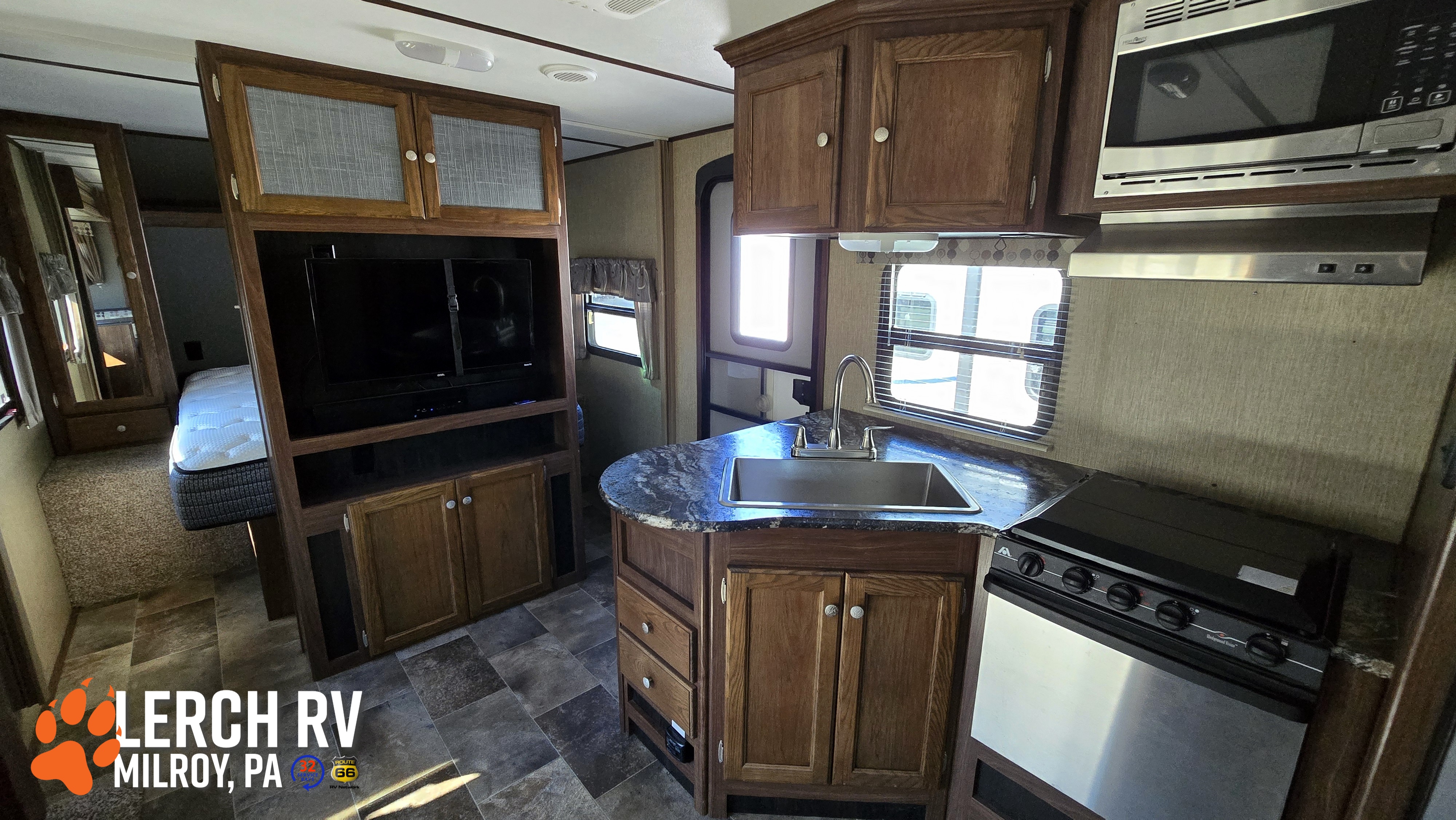 2017 KEYSTONE SPRINTER CAMPFIRE 26RB - Image 29