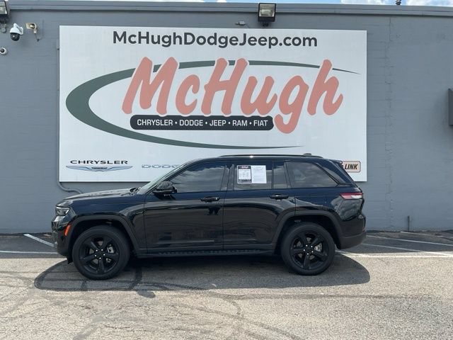2024 Jeep Grand Cherokee Utility 4D Altitude 4WD - Image 11